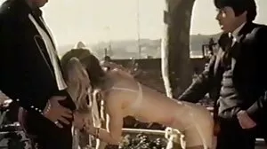 Τα βυζιά busty βυζιά κώλο πίπα bj