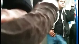 Η θετή μου μαμά με έπιασε ότι έχω κάτι για πούμα