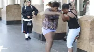 Η παρθένα χαριτωμένη έφηβη Chloe Foster το παίρνει μόνο πρωκτικά!