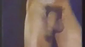 Μικροσκοπική μαύρη τσούλα βόλτα καλάμι