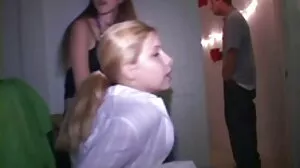 Η μικροσκοπική Λατίνα Jasmine κοπανάει με έναν άγνωστο